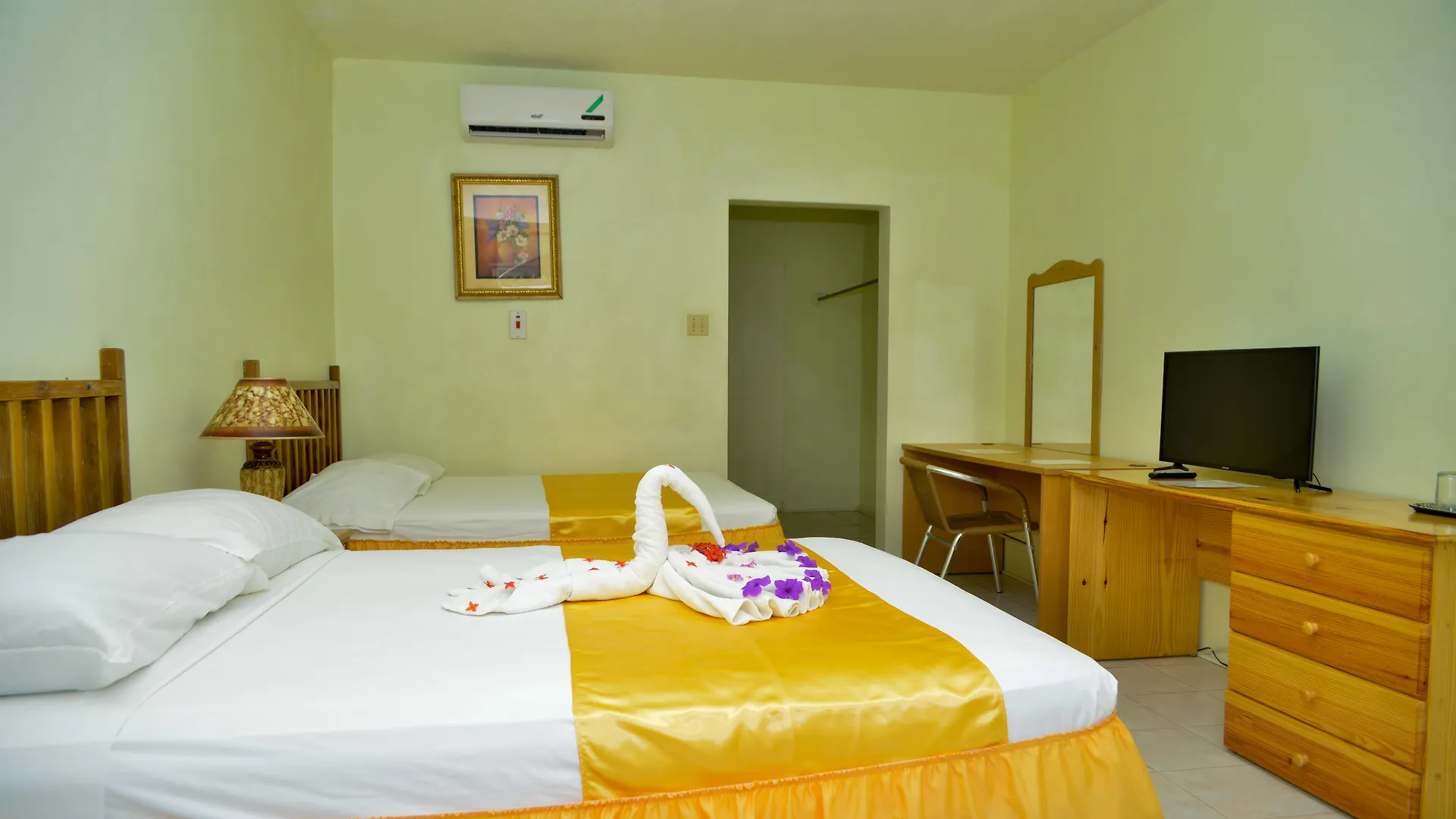 Fun Holiday Beach Resort Negril 3*,  Jamaica