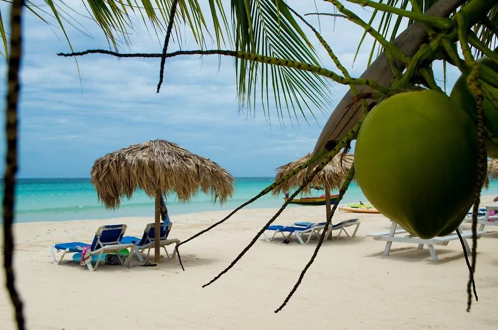 ***  Fun Holiday Beach Resort Negril Jamaica