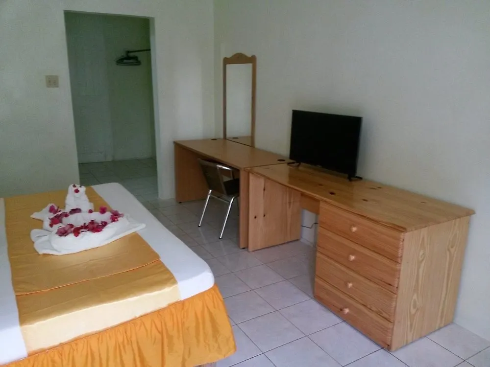 Fun Holiday Beach Resort Negril