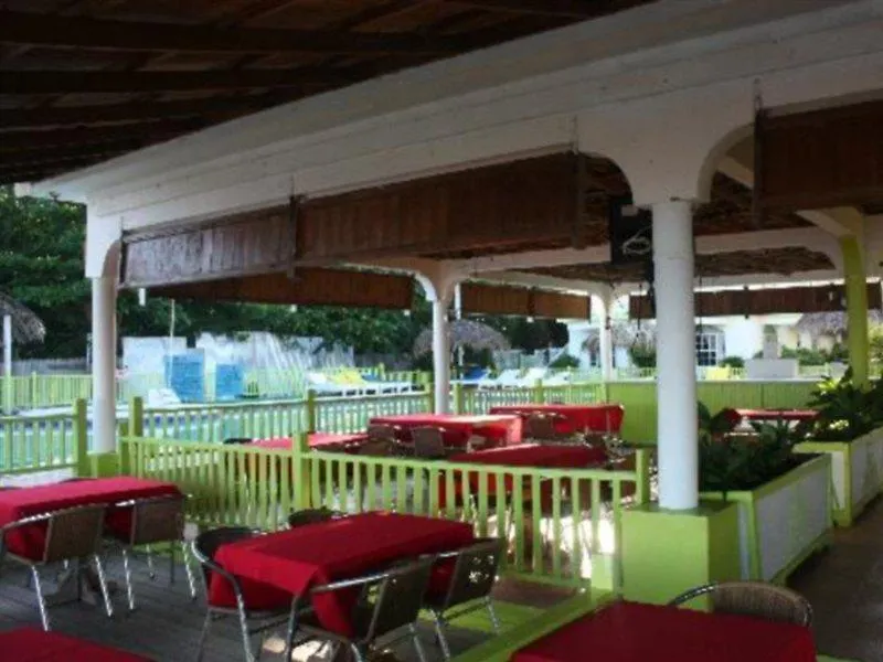 Fun Holiday Beach Resort Νεγκρίλ